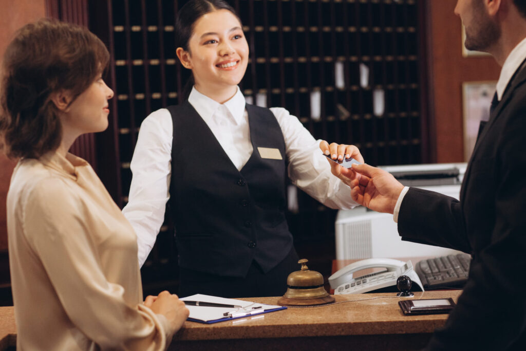 ホテルがセルフチェックインシステムを導入するメリットをまとめて紹介